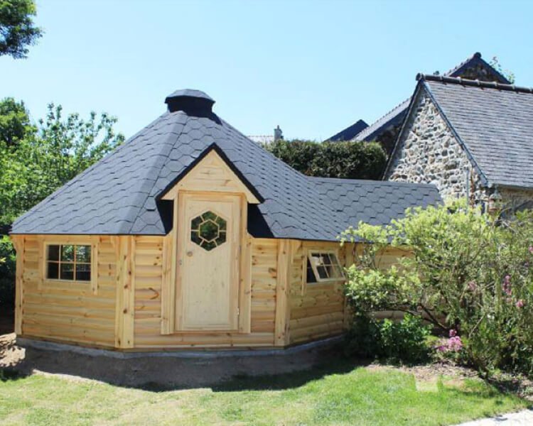 Traditional Style 16.5 sq.m. BBQ Hut with Extension