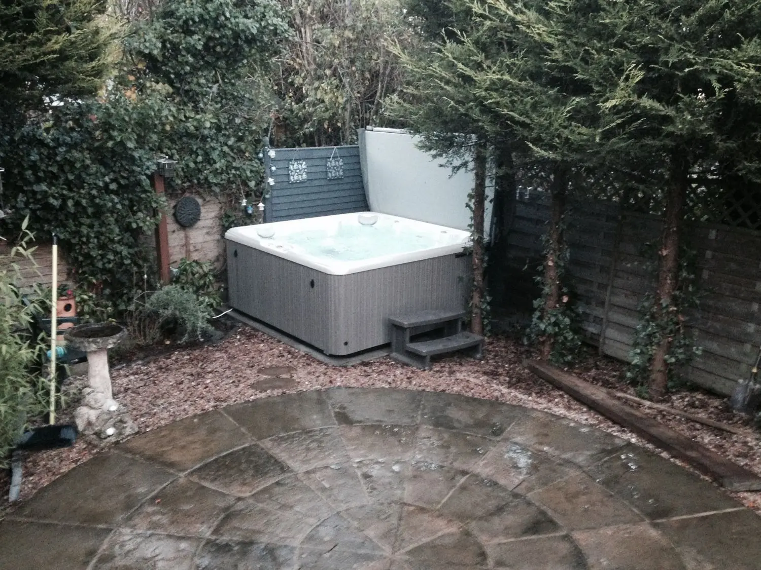 aqua-hot-tub-lifestyle2